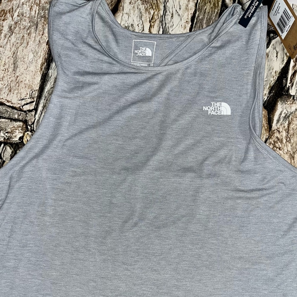NWT  XXL The North Face cropped work out tank